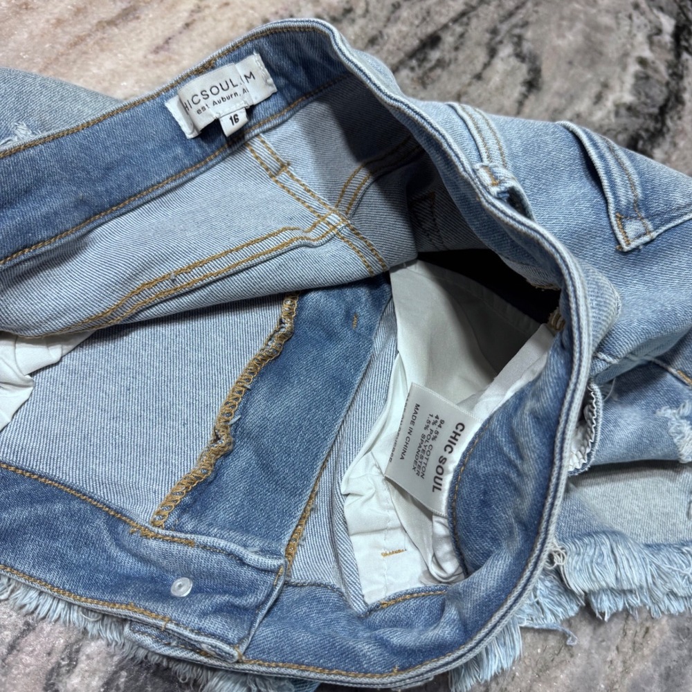 Chic Soul Denim Shorts Distressed Light Wash 16 Boho Western Summer Distressed - Picture 7 of 8